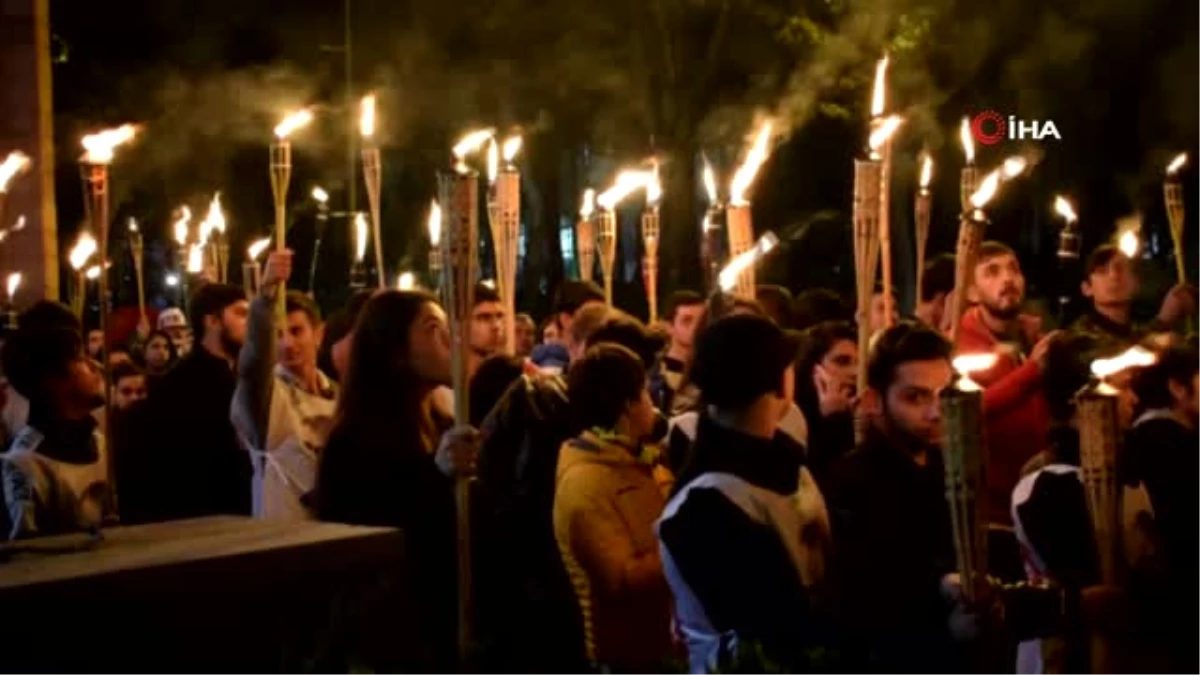 CHP Gençlik Kollarından Ataya Saygı Nöbeti