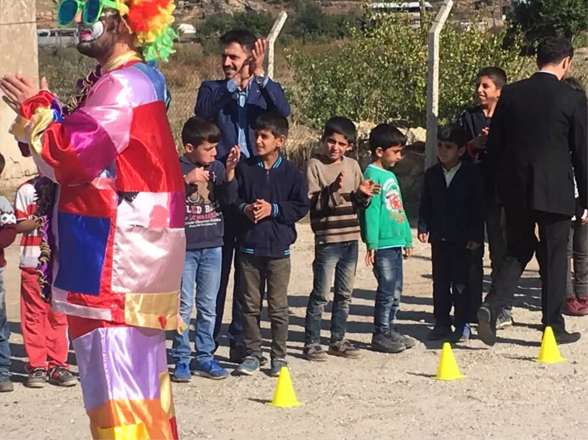 Diyarbakır\'da "Bir Çocuk Bir Dünya" Projesi