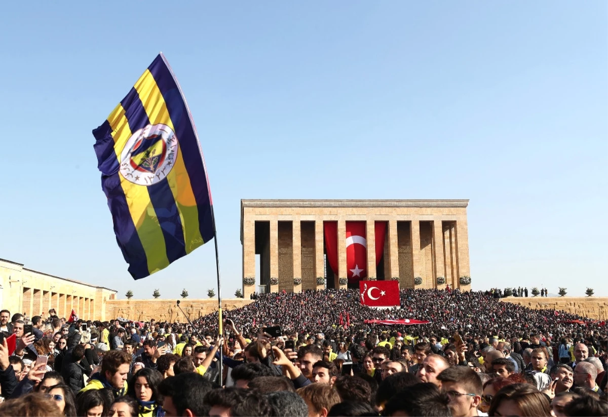 Fenerbahçeliler, Anıtkabir\'e Akın Etti