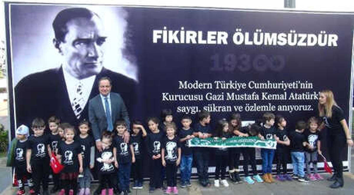 Giresunlular Atatürk\'ü Saygıyla Andı
