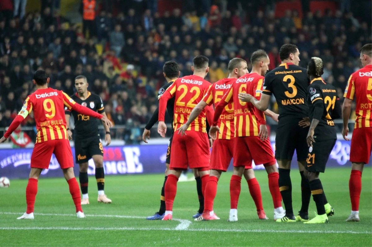 İlk Yarı Galatasaray\'ın