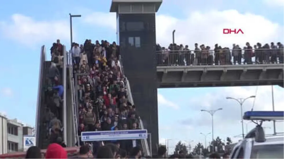 İstanbul-Akın Akın Kitap Fuarına Geldiler