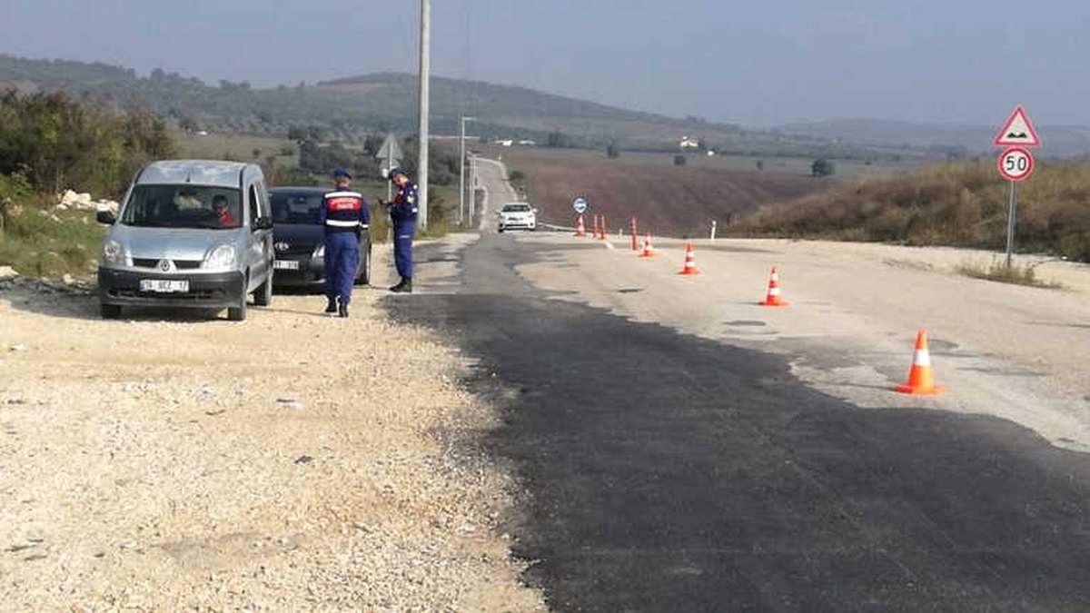 Jandarma Bin Personelle Uygulama Yaptı, 60 Kişiyi Yakaladı
