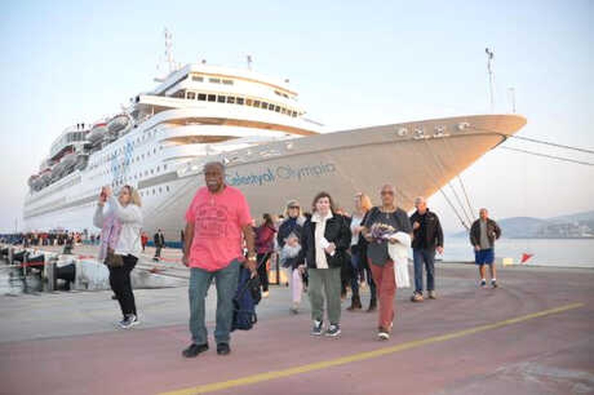 Kuşadası\'nda Kruvaziyer Turizmi Sezonu \'Celestyal Olympia\' ile Kapandı