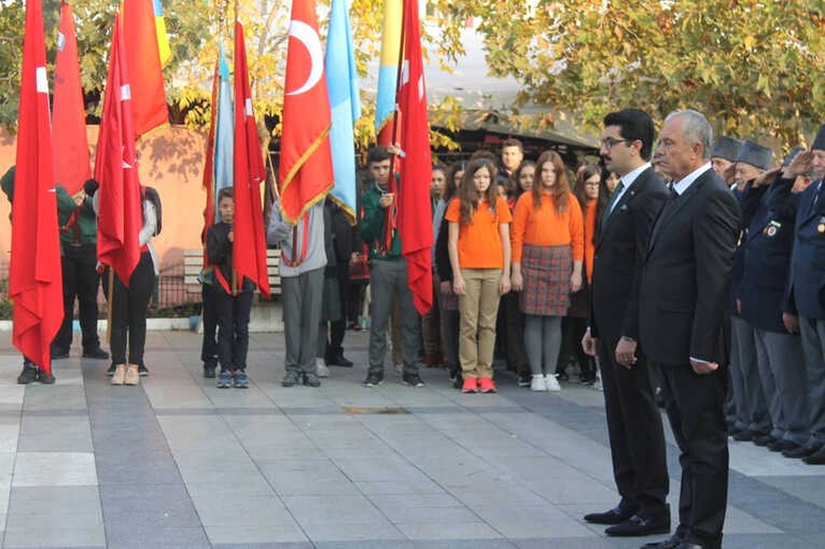 Manyas\'ta Atatürk Törenlerle Anıldı