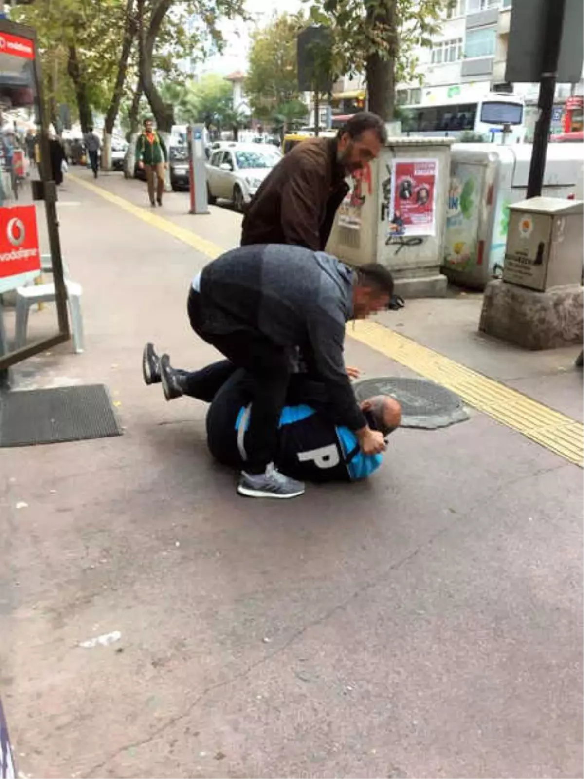 Parkomat Görevlisine Sürücüden Tekme Tokat Saldırı