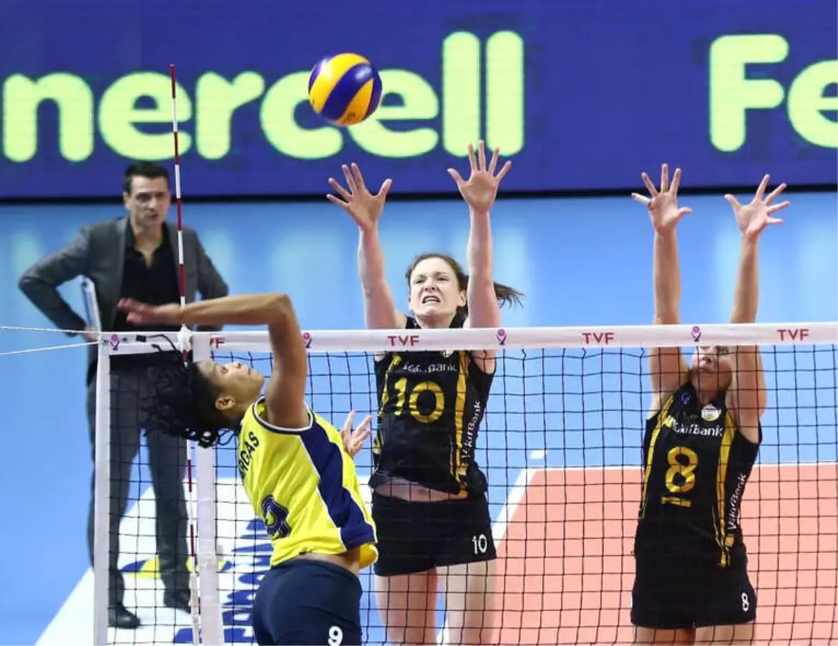 Sultanlar Ligi: Fenerbahçe: 2 - Vakıfbank: 3