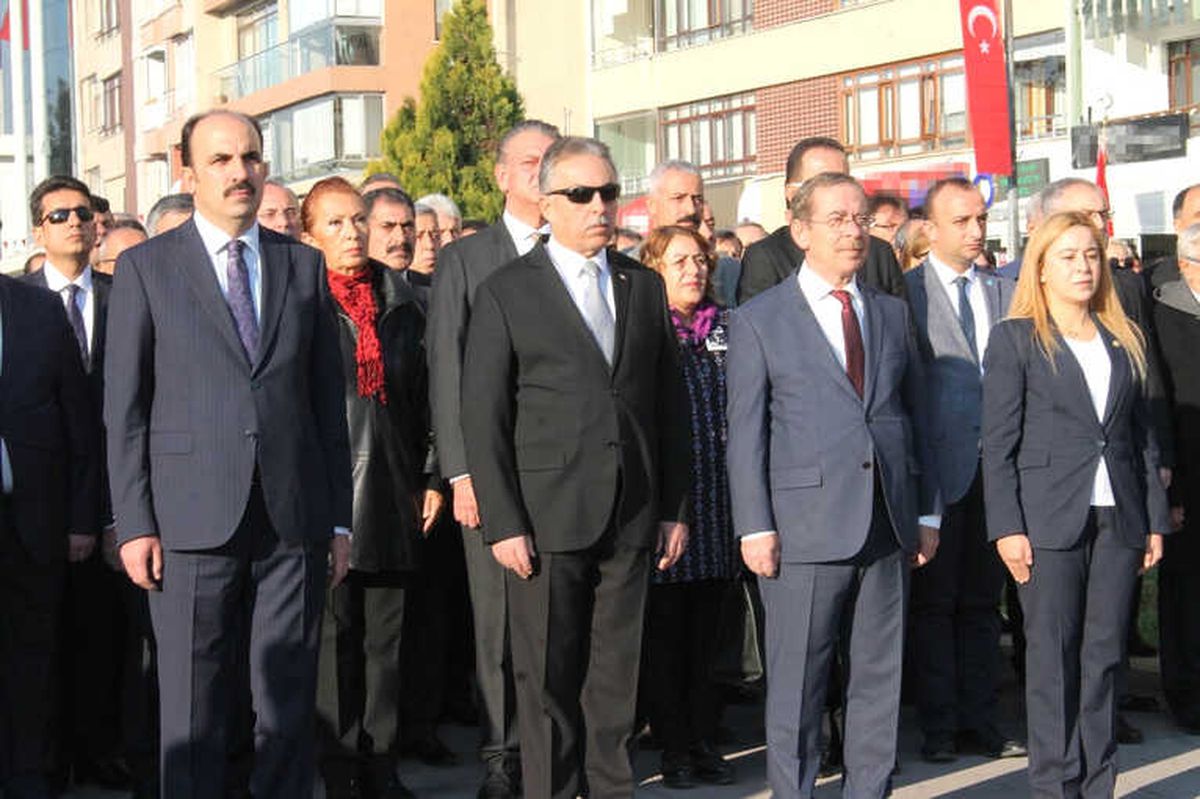 Vali\'den Törendeki Aksaklığa Tepki