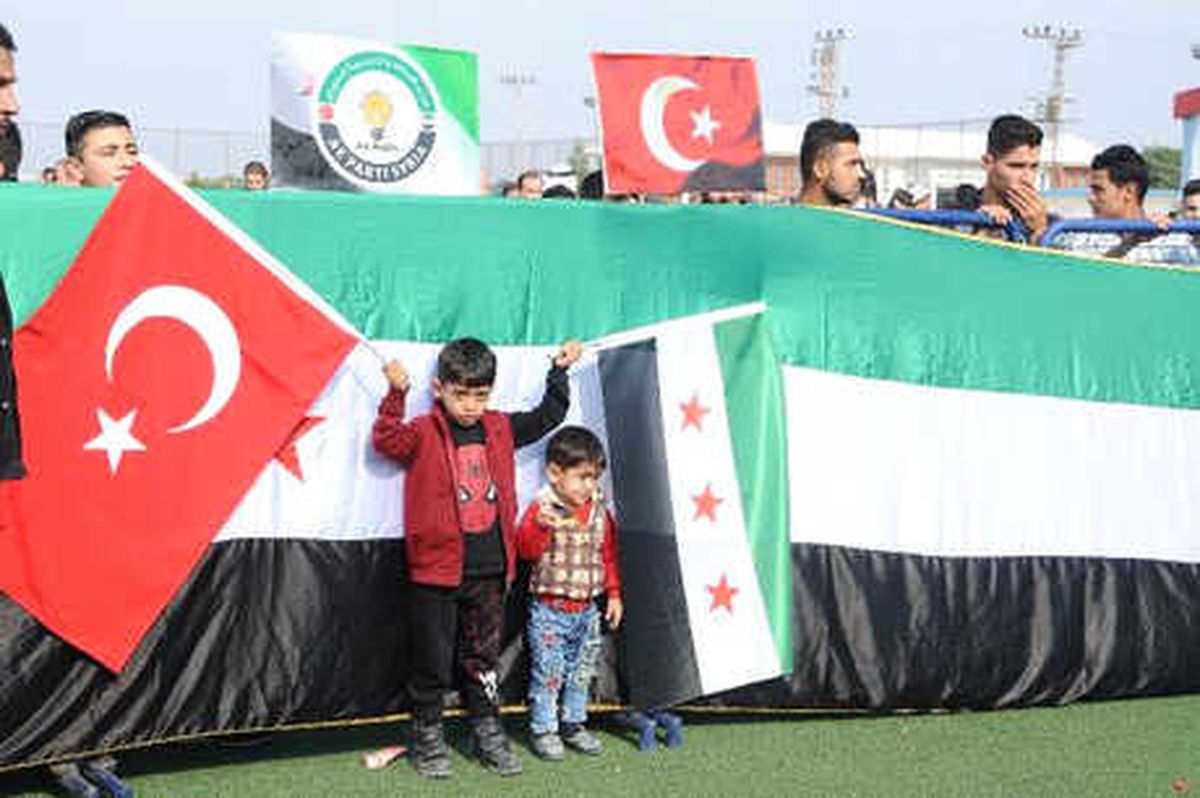 Akçakale\'de, Suriyelilerden Pkk/pyd Protestosu