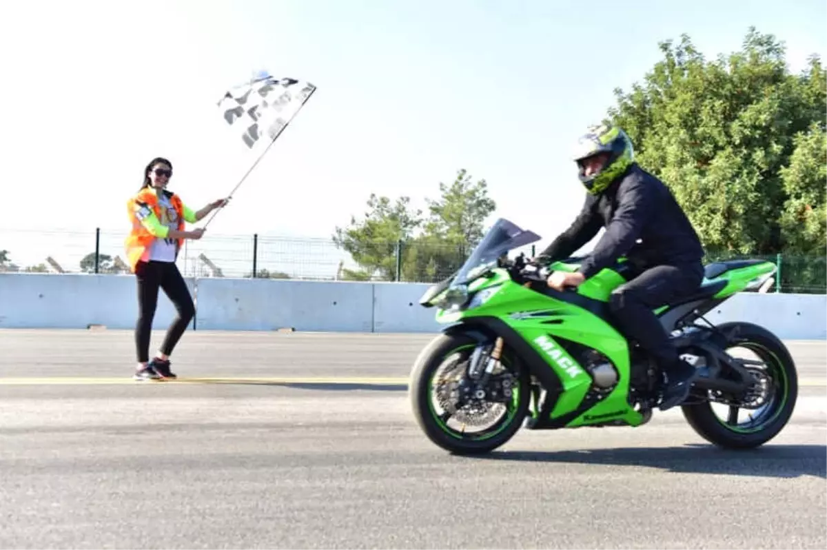 Akdeniz\'in İlk Drag Pisti Açıldı