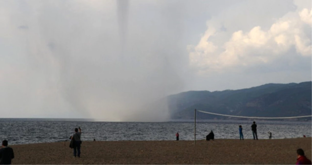 Antalya\'da Bir Anda Beliren Hortum, Bir Vatandaşı 30 Metre Havaya Fırlattı