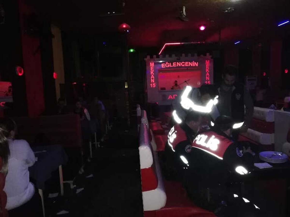 Antalya\'da Eğlence Mekanlarına \'Huzur\' Operasyonu