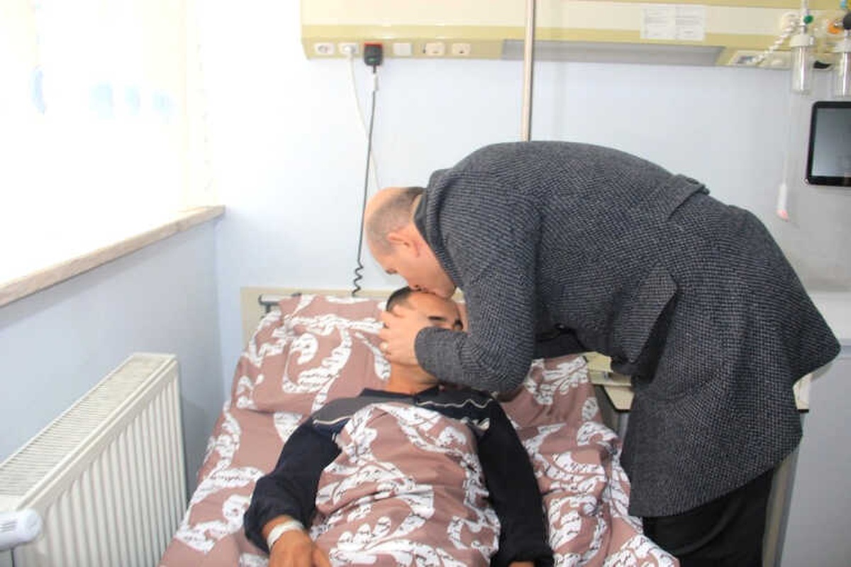 Bakan Soylu, Hakkari\'de Yaralı Askerleri Ziyaret Etti