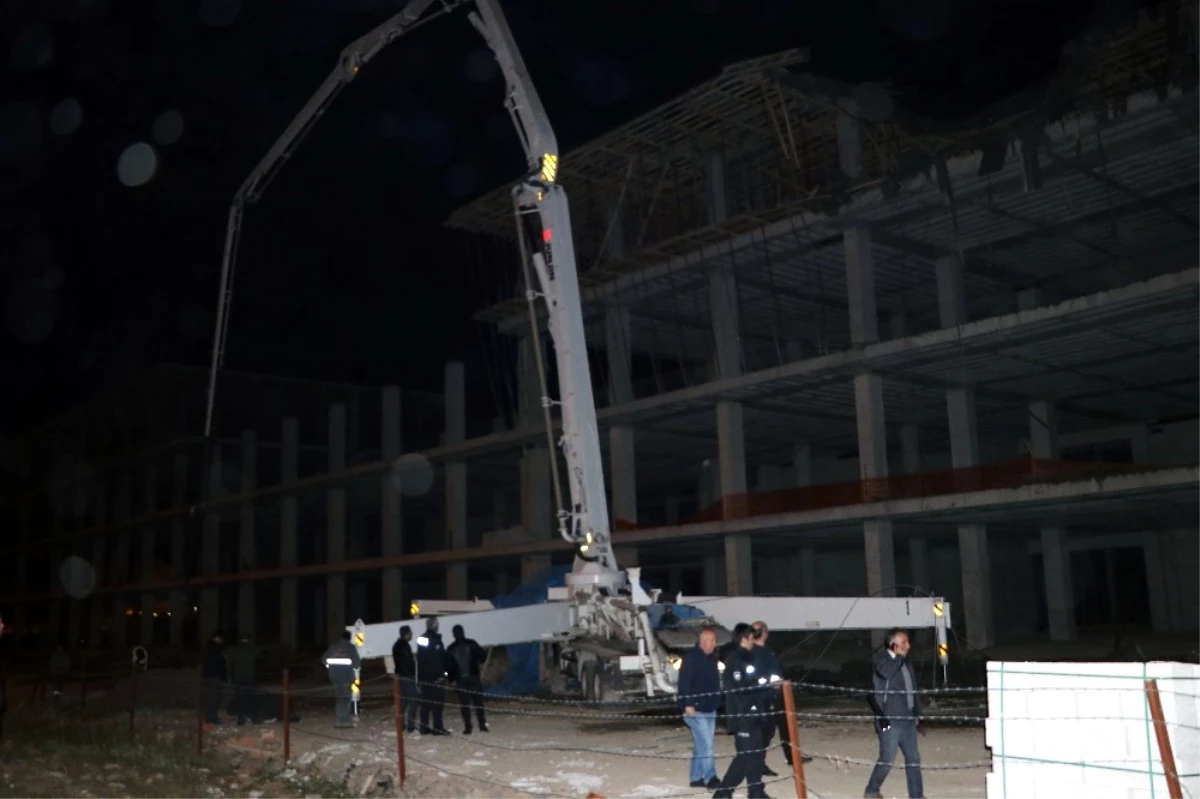 Beton Kalıbı Çöktü, 4 İşçi Yaralandı