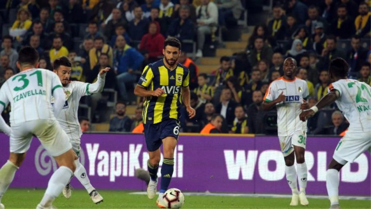 Fenerbahçeli Taraftarlar, İsmail Köybaşı\'nı Islıkladı