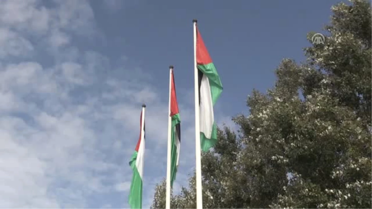Filistin Eski Devlet Başkanı Arafat\'ı Anma Töreni