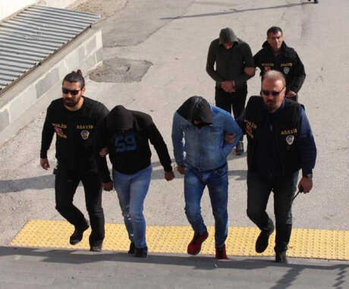 Hırsızlık Şüphelileri Adliyede