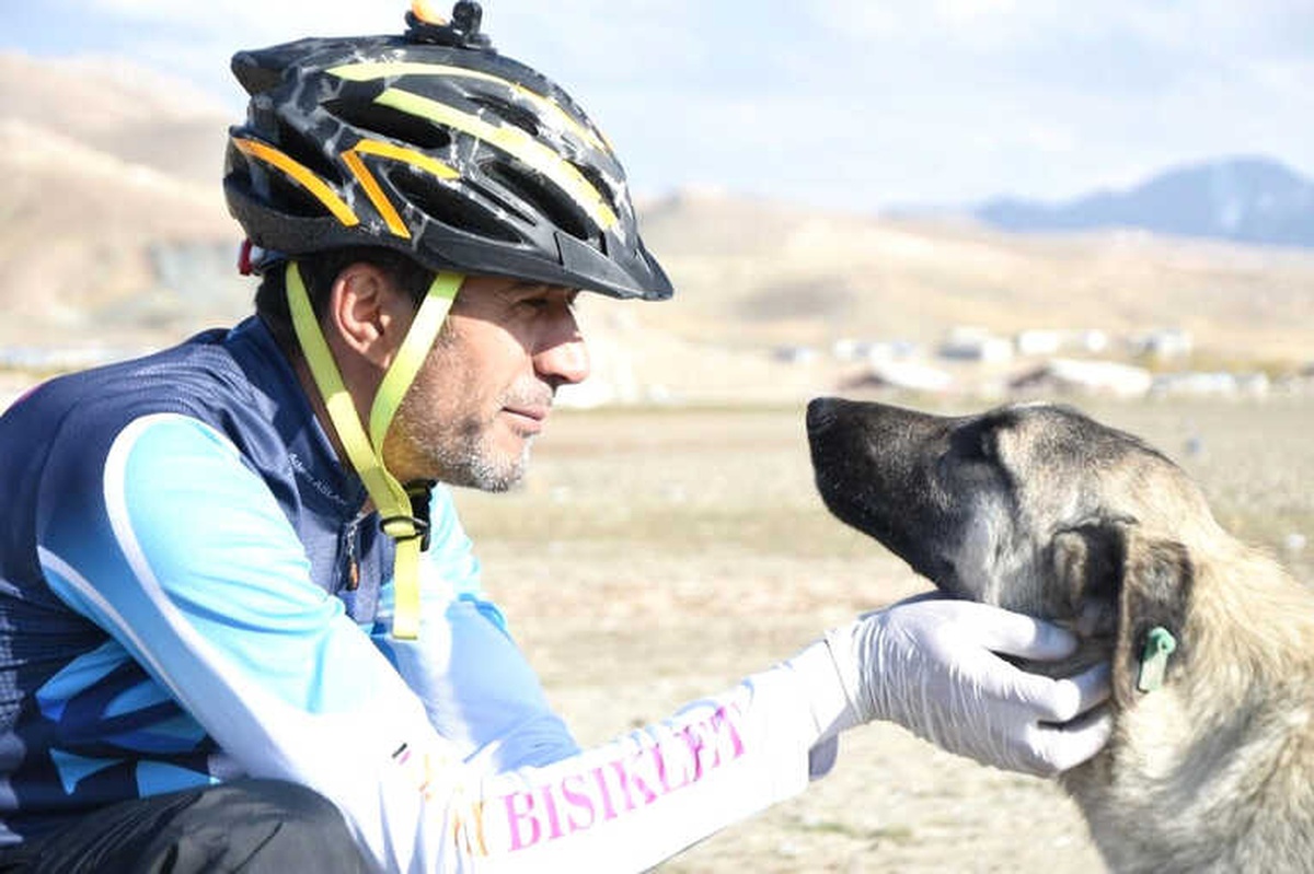 İpekyolu\'nda Pedallar Sokak Hayvanları İçin Çevrildi