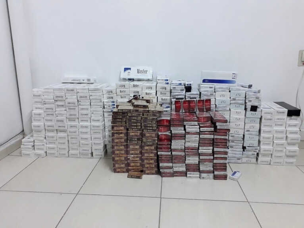 Jandarma\'dan Kaçan Araçtan Kaçak Sigara Çıktı