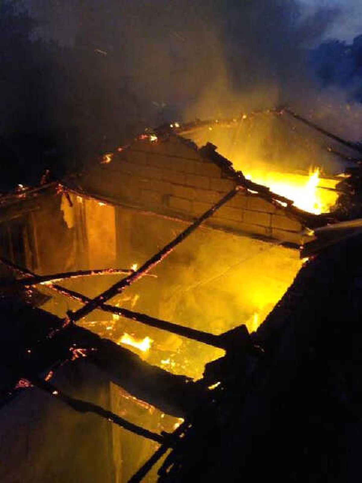 Kerpiç Evde Çıkan Yangında Yaşlı Çift Kurtarıldı