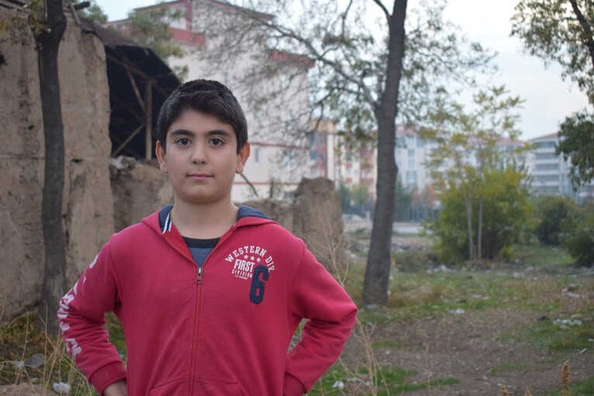 Kuş Avlayayım Derken 9 Yaşındaki Çocuğu Vurdular