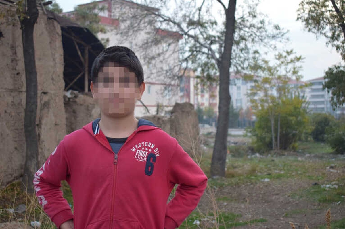 Kuş Avlayayım Derken 9 Yaşındaki Çocuğu Vurdular