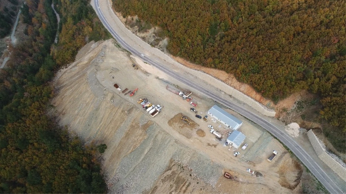 Uludağ\'ın Eteklerinde 40 Yıllık Özlem Bitiyor, Dağ İlçelerine Ulaşım İçin Tünel İnşaatı Başladı