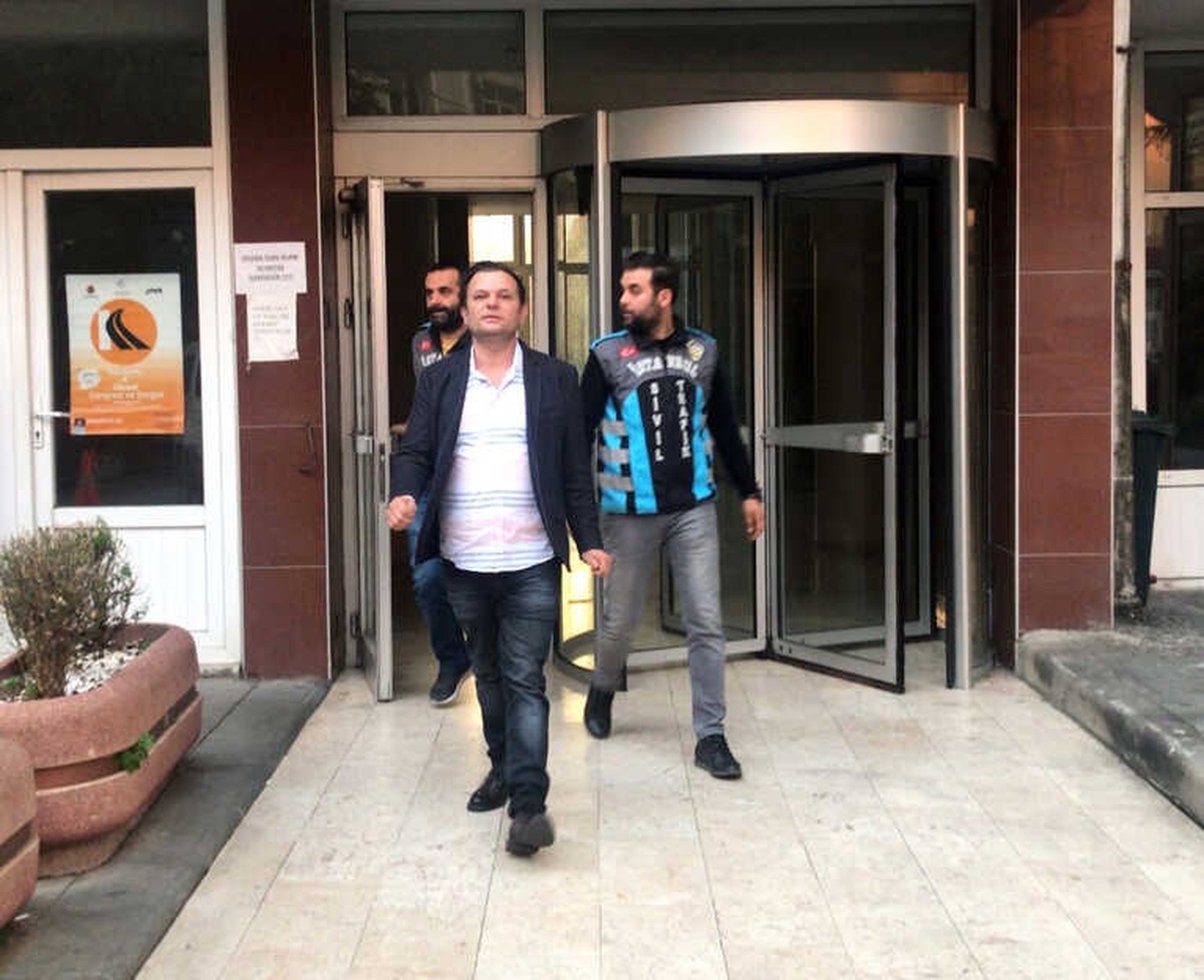 Turisti Taciz Edip Dolandırmaya Çalışan Taksici Yakalandı