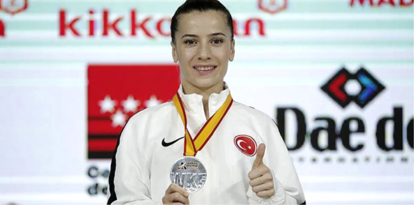Serap Özçelik Arapoğlu\'ndan Gümüş Madalya