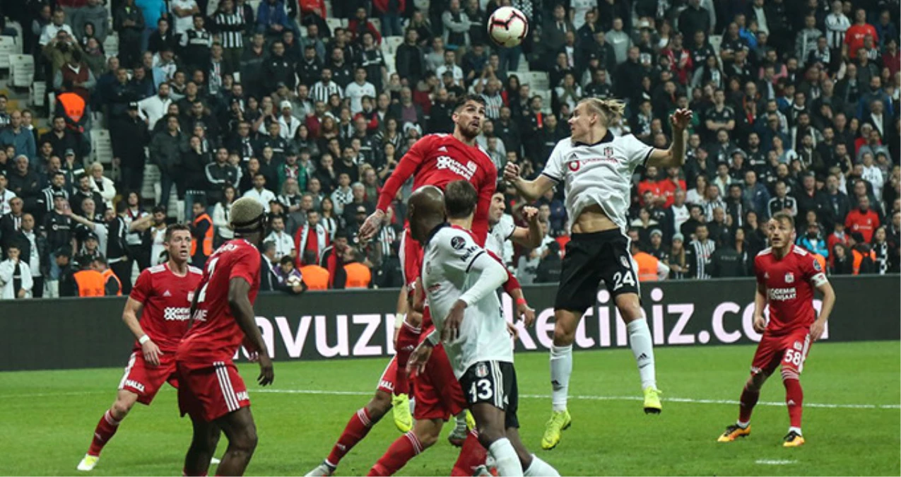 Sahasında Sivasspor\'u Konuk Eden Beşiktaş, Sahadan 2-1 Mağlup Ayrıldı!