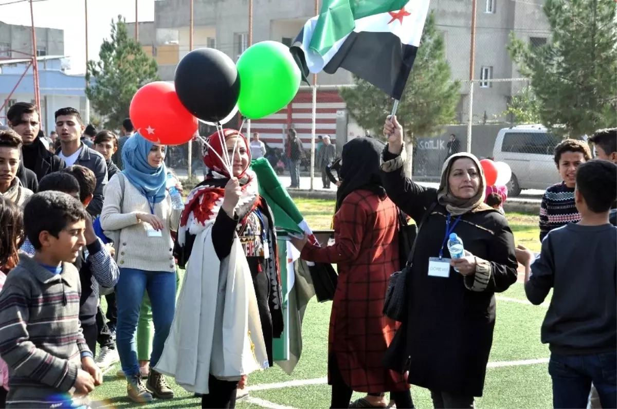 Suriyelilerden Sınırda Pkk/ypg Protestosu