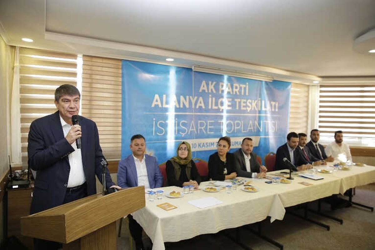 Türel, AK Parti Alanya İstişare Toplantısına Katıldı
