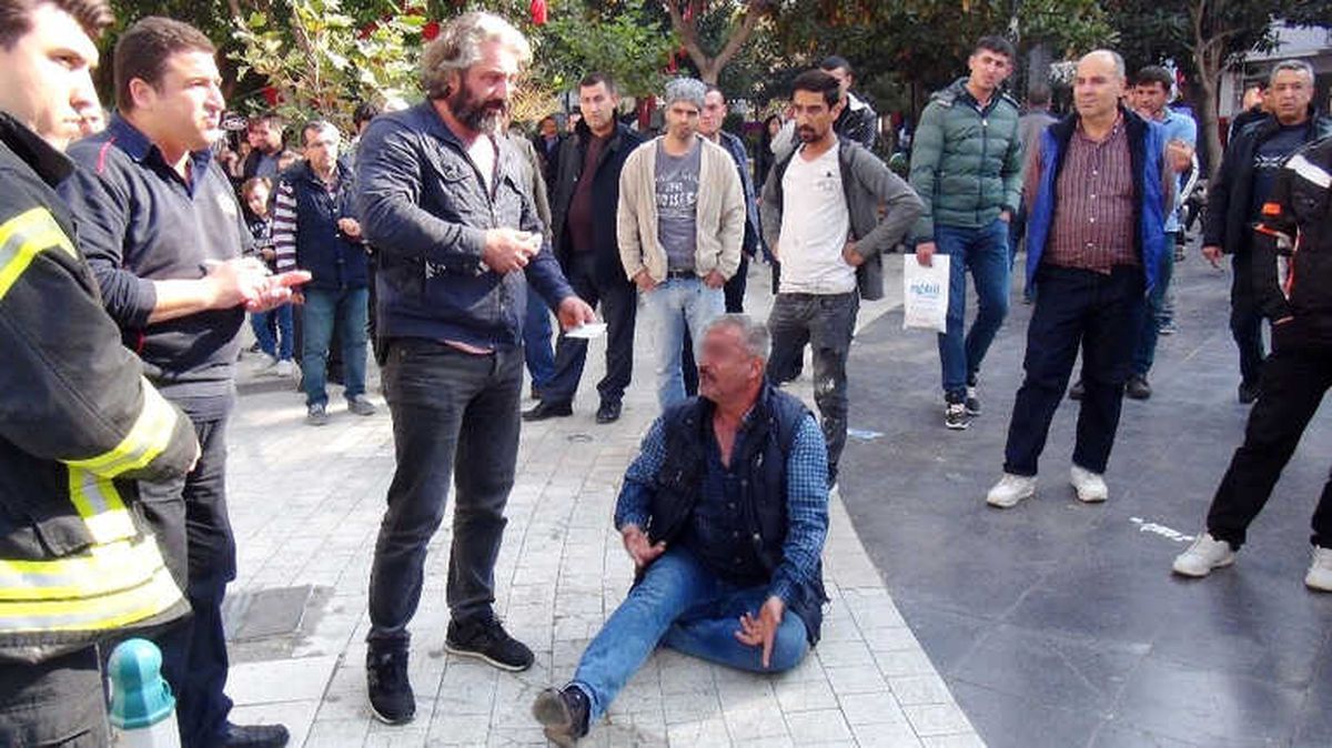 Üzerine Benzin Döküp Kendini Yakmak İstedi
