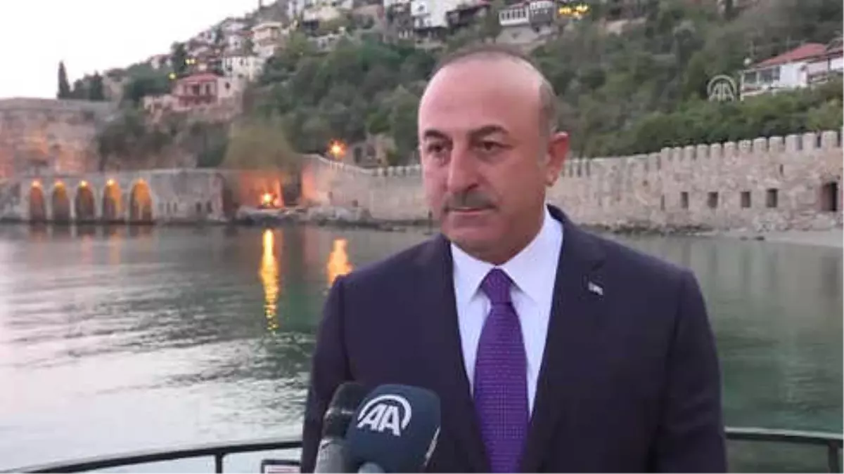 Bakan Çavuşoğlu: "Fransa Dışişleri Bakanı Haddini Aşmıştır"