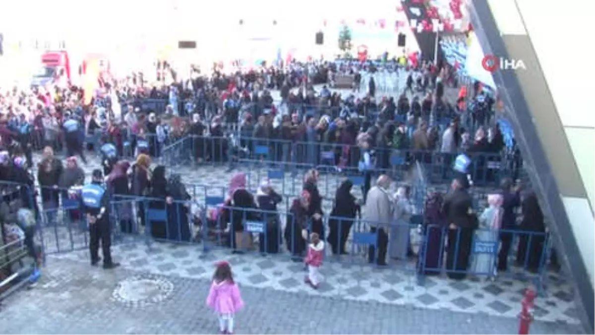 Başakşehir\'de Geleneksel \'Balık Festivali\'nde 20 Bin Kişiye Balık İkram Edildi