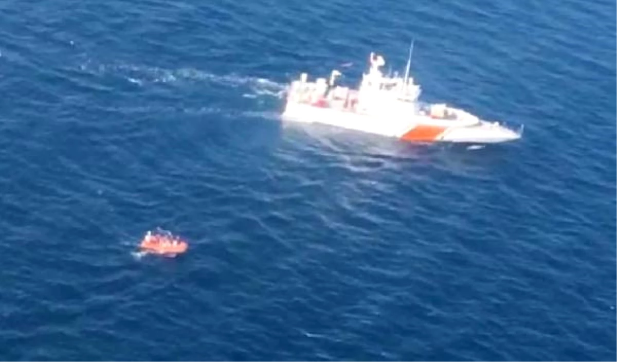 Dikili\'de Göçmen Teknesi Battı: 4 Ölü, 6 Kayıp- Yeniden