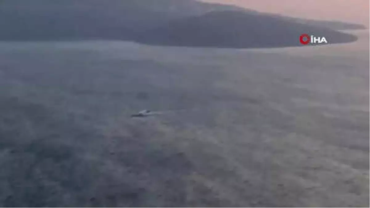 Dikili\'de Mültecileri Taşıyan Tekne Battı, Kayıp Göçmenler Aranıyor