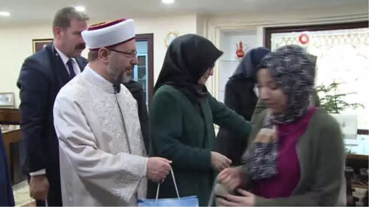 Diyanet İşleri Başkanı Erbaş, Hafızlık Yapan Üniversite Öğrencilerini Kabul Etti