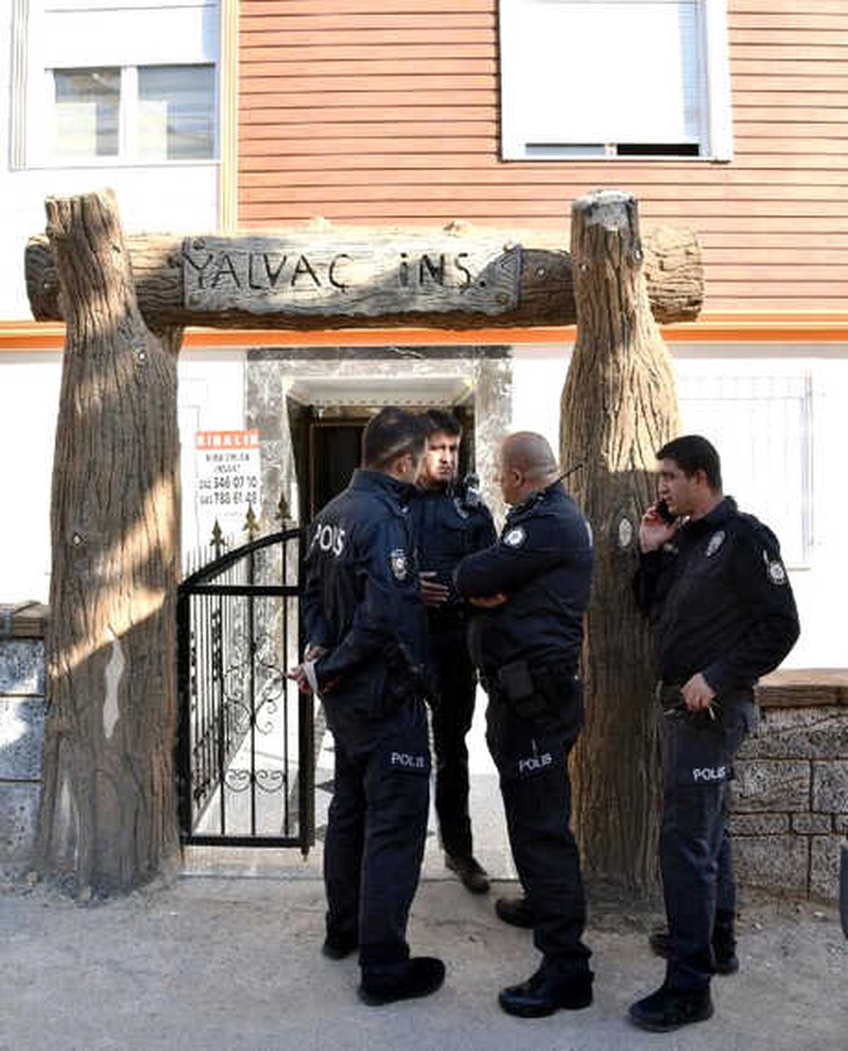Evine Çağırdı, Eski Eşinin Sevgilisi Olduğu İddiasıyla Öldürdü