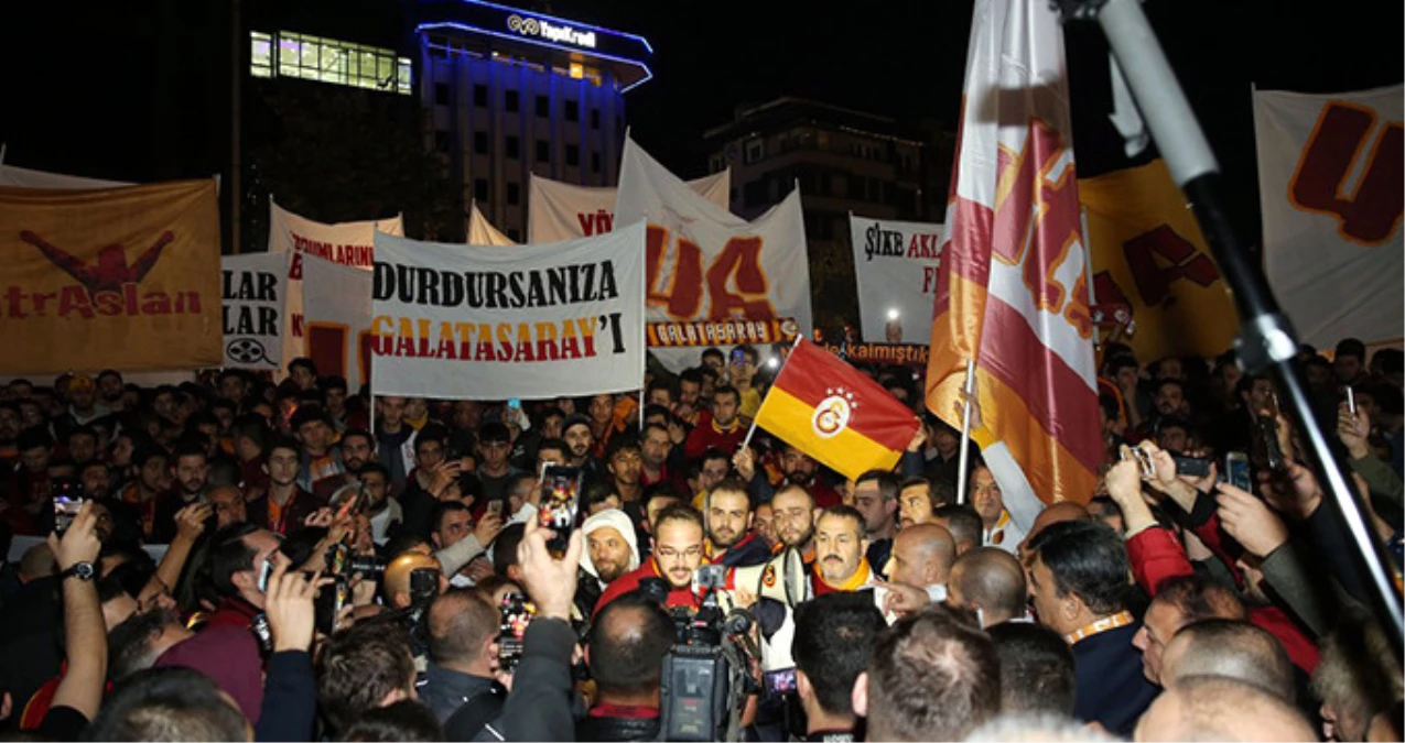 Galatasaraylı Taraftarlar, Türkiye Futbol Federasyonunu Protesto Etti!