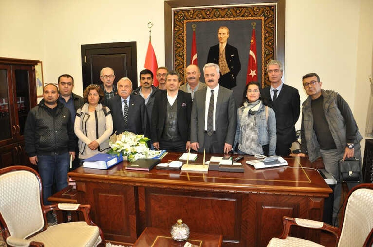 Gazetecilerden Vali Seymenoğlu\'na \'Hayırlı Olsun\' Ziyareti