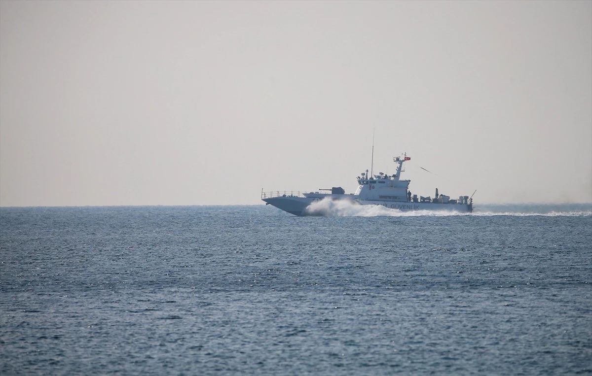Güncelleme 2 - Dikili\'de Düzensiz Göçmenleri Taşıyan Tekne Battı