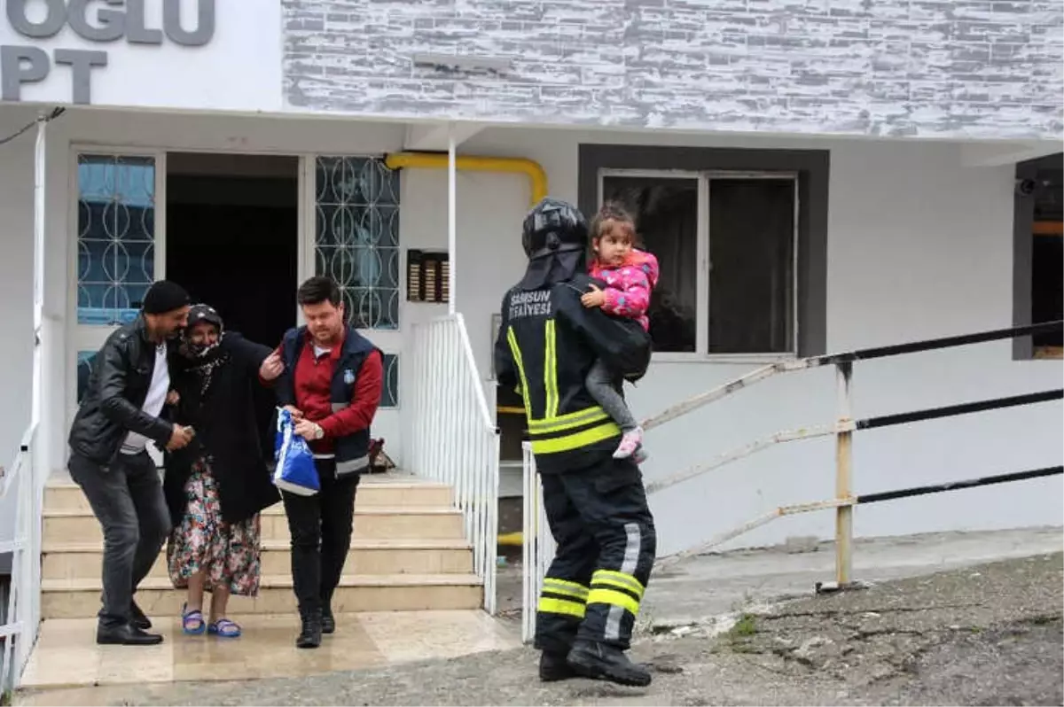 Iraklı Ailenin Evinde Yangın Çıktı: 7 Kişi Hastanelik Oldu