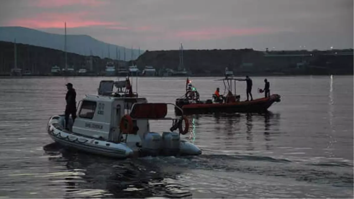 İzmir\'de Tekne Battı: 10 Göçmen Kayıp