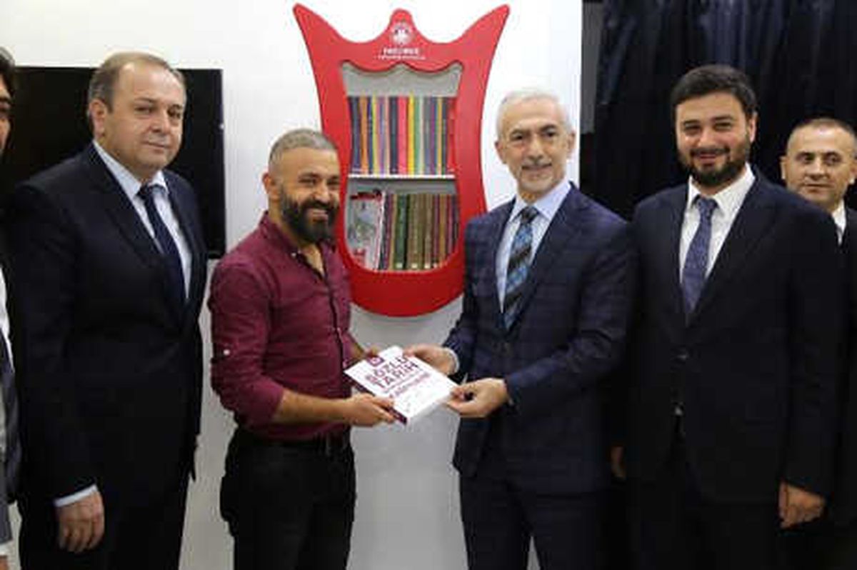 Kağıthane\'de İşyerlerine Kütüphane Kuruldu