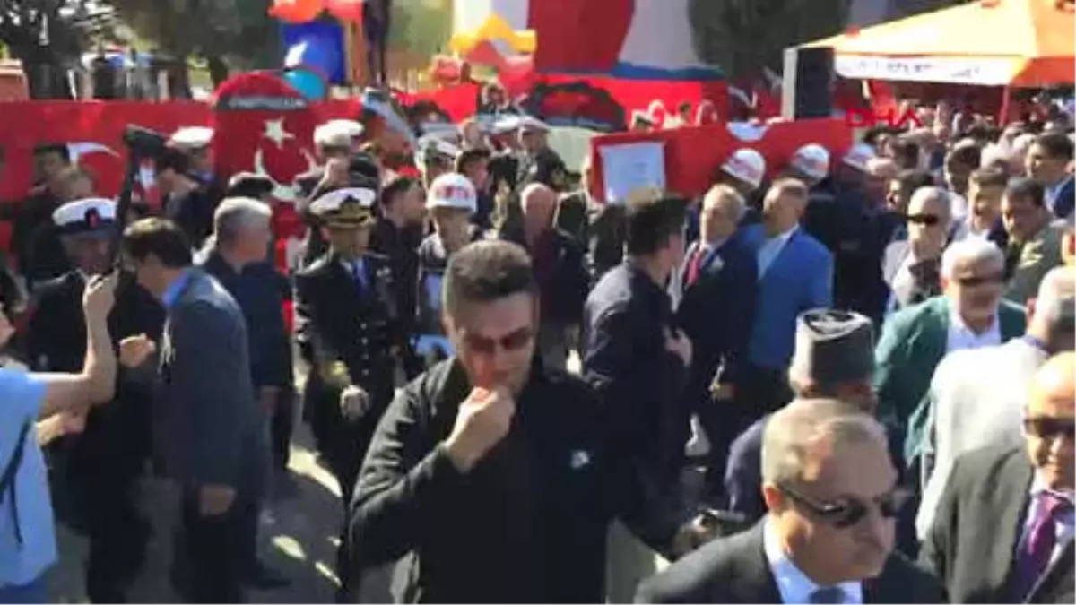 Mersin Şırnak Şehidi Piyade Uzman Çavuş Ömer Doğan Mersin\'de Son Yolculuğuna Uğurlanıyor.- 2
