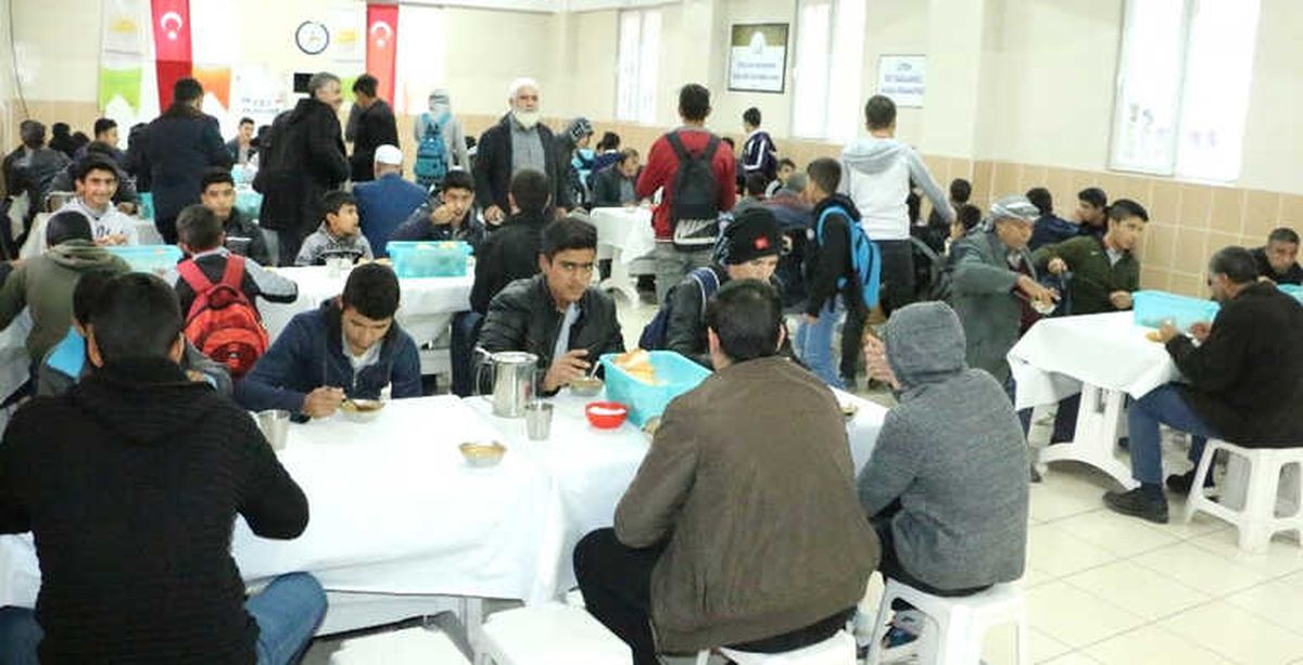 Şanlıurfa\'da Vatandaşlara Çorba İkramı