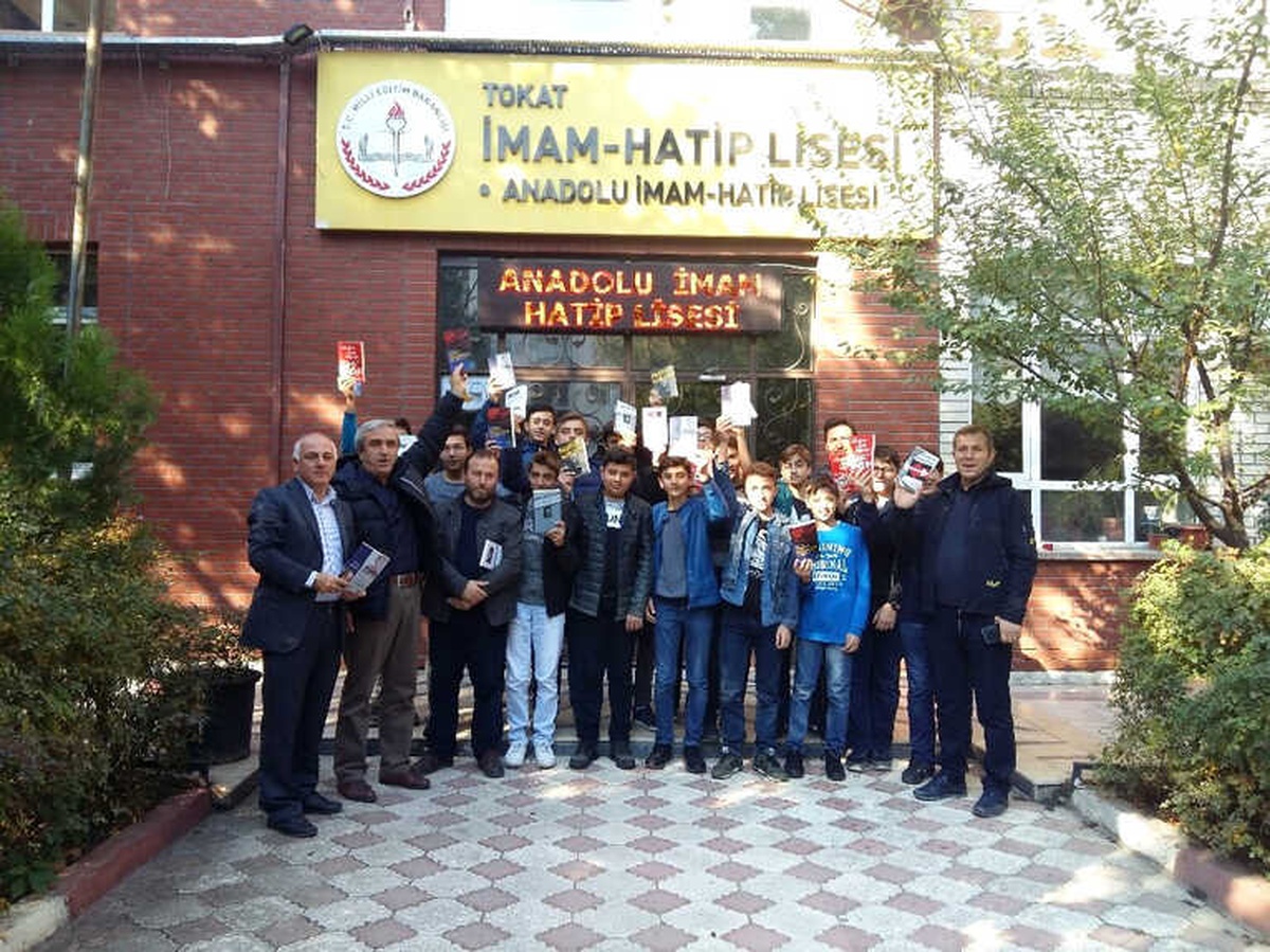 Tokat\'ta, "Öğrenci-öğretmen Bütün Okul Okuyoruz" Projesi