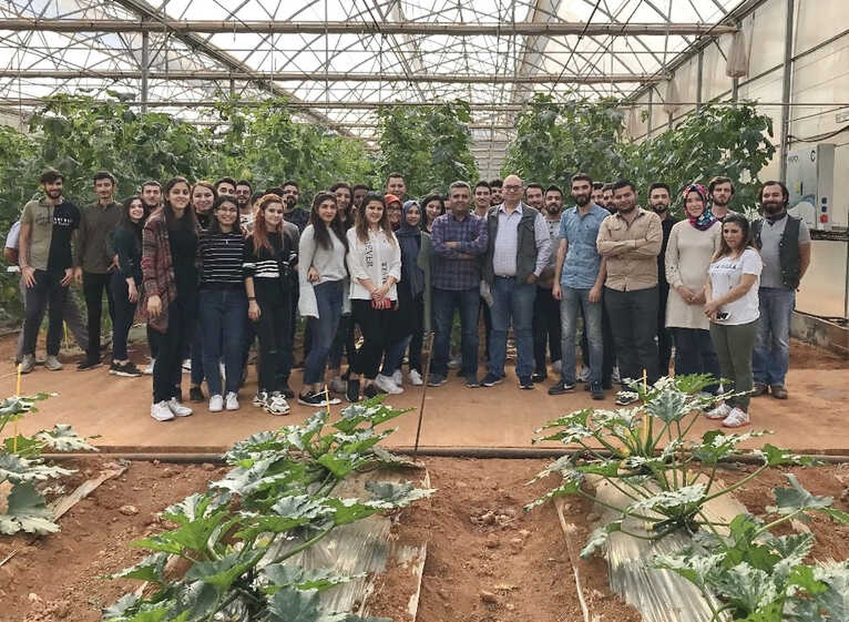 Üniversite Öğrencileri Tohum Çeşitlerini İnceledi
