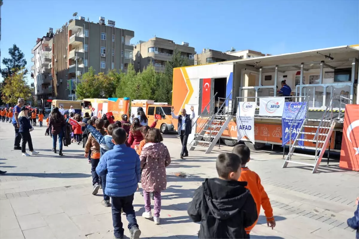 Afad Deprem Simülasyon Tırı Mardin\'de